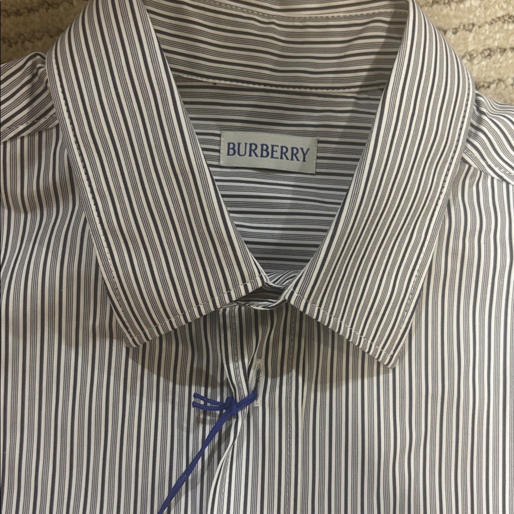 Men Burberry Polo - Picture 3 of 4